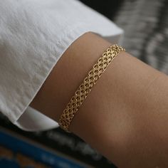 Elevate your style with this stunning Solid 14k Gold Bismark Bracelet Reflexion. 💫✨ Made with 4.5mm Solid Gold Mesh, this EddA piece is a must-have accessory! #GoldBracelet #EddA #LuxuryJewelry #MeshBracelet #BismarkBracelet Mesh Chain Bracelet, Gold Mesh Bracelets, Real Gold Jewelry For Women, Gold Trinkets, Gold Bracelet Designs, Simple Gold Bracelet, October Jewelry, Real Gold Bracelet, Vintage Gold Bracelet