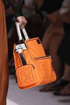 Runway Bags, Hermes Handbags, Celine Luggage Bag, Trend Fashion, Womens Purses, Summer 2019, Fendi Bags, Hand Bags, Luxury Vintage