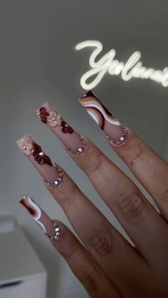 Design Nails 2022, Nails 2022 Trends Summer, Nail Ideas French, Nails Yellow, Nails Design With Rhinestones