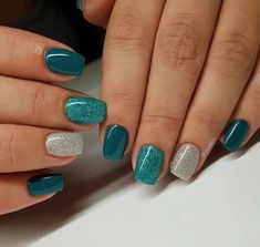 3 Different Color Nails, Nail Ideas Simple But Cute, Teal Sns Nails, Spring Teal Nails, Teal Color Nails Designs, Green Spring Nail Designs, Teal Manicure Ideas, Peacock Nails Color, Dipped Nails Ideas Spring 2024