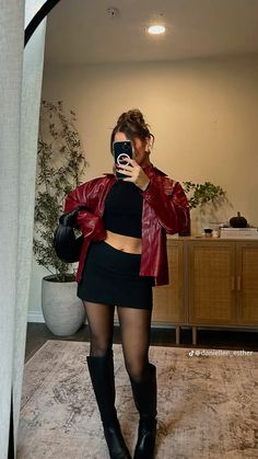 daniellee_esther on tiktok Looks Adidas, 00s Mode, Stile Blair Waldorf, Adrette Outfits, Bar Outfits, Winter Outfits Aesthetic, Vegas Outfit, Skandinavian Fashion, Trendy Outfits Winter