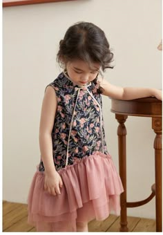 Chinese Traditional Dress Princesses, Chinese Dress For Kids, Chinese New Year Dress, Chinese New Year Outfit, Cheongsam Modern, Chinese Traditional Dress, Qipao Cheongsam, Traditional Dresses Designs, Cultural Festival