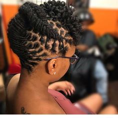 Dreadlocks Styles For Ladies, Short Hair Dreadlocks, Female Dreadlocks Styles, Dreadlocks Styles, Hair Dreadlocks