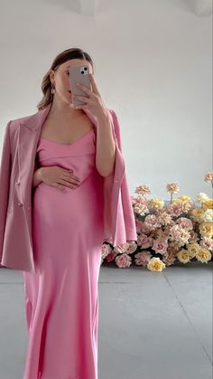 Pregnancy Party Dress, Pink Pregnant, Pregnant Party Dress, Cute Maternity Dresses, Dinner Party Outfits, Recurring Dreams, Preggo Fashion, Pretty Pregnant, Maternity Chic