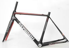 a black and red bike frame with the words thunder written on it's side