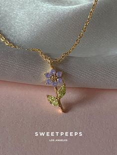 Pretty Vintage Necklaces, Cute Julery, Gold Cute Jewelry, Cute Gold Necklaces, Dream Jewelry Necklaces, Pretty Jewellery Necklace, Jewlerie Aesthetic, Cute Pendant Necklace, Beautiful Jewelry Necklaces