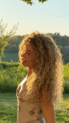 Hair Inspo Color, Long Curly Hair, Curly Girl, Shiny Hair, Aesthetic Hair, Hair Looks, Hair Goals, New Hair