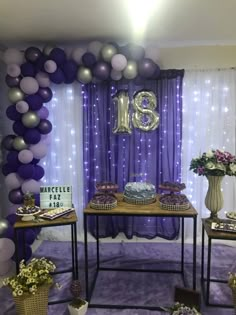 Festa com roxo, lilás e prata. Festa 18 anos. Festa Euphoria Purple Sweet 16, Lila Party, Surprise Birthday Decorations, Glow Birthday Party, Happy Birthday 18th, Glow Birthday, 55th Birthday, Cute Birthday Ideas, Birthday Party Theme Decorations