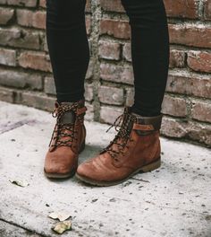 Fall Boots, Combat Boot, Dress Shoes Womens, Boots Fall, La Fashion, Soft Grunge, Crazy Shoes, Shoe Obsession, Waterproof Boots