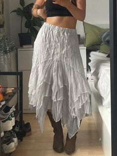 Clothes Skirts Long, 70s Maxi Skirt Outfit, Fairy Skirt Aesthetic, Ethereal Festival Outfit, Float Skirt Outfits, Long Skirt With Cowboy Boots, Mitski Concert Outfit Ideas, Earthy Skirts, Hippie Concert Outfit