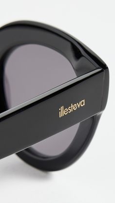 Acetate frameRound frameNon-polarized lensesMade in ItalyPlastic framePlastic lensesStyle #ILLES30530 Illesteva Sunglasses, Round Eyewear, Rose Gold Sunglasses, Brown Flats, Gold Sunglasses, Round Frame, Gold Mirror, Polarized Lenses, Eyewear Sunglasses