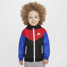 The Nike Sportswear Windrunner Jacket is made with smooth, durable fabric that has the classic 26° chevron design. Zippered side pockets give little ones a place to put their hands. Nike Jacket Kids, Windrunner Jacket, Chevron Design, Black Style, Nike Sportswear, Black Fashion, A Place, Nike, Zipper