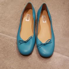 Nwot Talbots Leather Ballet Flats. Bright Turquoise Blue Color Turquoise Shoes, Turquoise Blue Color, Bright Turquoise, Women's Flats, Leather Ballet Flats, Flat Color, Turquoise Blue, Womens Flats, Flat Shoes Women