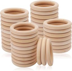 several large and small rubber rings are stacked on top of each other