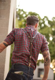 Can anyone tell me where to find suspenders like the ones in the picture? - Imgur Mode Rockabilly, Estilo Hipster, Leather Suspenders, Mens Fashion Rugged, Rugged Style, Mode Casual, Retro Mode, Well Dressed Men