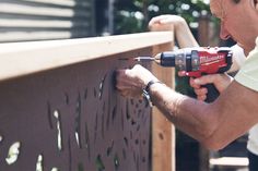 drilling modinex fence panel Diy Board On Board Fence, Diy U Channel Fence, How To Build A Privacy Fence Gate, Diy Vinyl Fence Installation, How To Install Wood Fence Panels, Build Fence, Tree Garden Design, Diy Privacy Fence