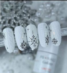 Embroidery Nails Designs, December Nails Christmas Xmas, Icy Nails Winter, Winter Nails With Snowflakes, Snow Nail Designs, Christmas Nail Art Designs Xmas, Sweater Nails Designs, Nail Art Snowflakes, Silver Christmas Nails