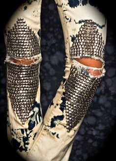 studded Detail Couture, Scene Girl, Boho Mode, Diesel Punk, Pastel Outfit, Vintage Goth, Studded Jeans, Glam Style, Rocker Chic