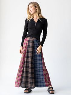 Boho Bottoms, Plaid Maxi Skirt, Flannel Skirt, Holiday 2024, Flannel Men, Colorful Skirts, Mixed Prints, Effortless Outfit, Winter Skirt