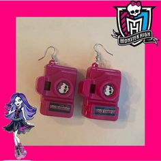 Monster High Camera Earrings! If You Look Through The Eyepiece, There Is A Scene! Earrings Have Never Been Worn And Perfect For Sensitive Ears As They Are Hypoallergenic Monster Energy Drink Necklace, Monster High Earrings, Monster High Jewelry, Monster High Purple, Monster High Accessories, Camera Earrings, Scene Earrings, Kandi Necklace, Manic Pixie