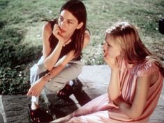 sofia coppola n kirsten dunst on the set of the virgin suicides Cinema Director, Sofia Coppola Style, Criterion Collection, Greta Gerwig, I'm Just A Girl, Girl Movies, Movie Director