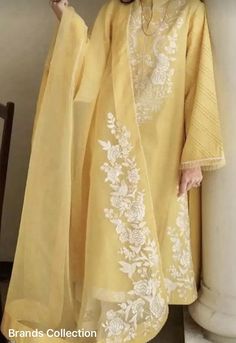 Threadwork Embroidery Suits, Lemon Yellow Kurti, Yellow Suit Design, Lemon Color Dress, Lemon Color, Yellow Suit, Hand Embroidery Dress, Pakistani Dresses Casual, Pakistani Fancy Dresses