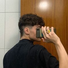 Haircut For Men Aesthetic, Guys Undercut, Mans Haircut Short, Instagram Pose Ideas For Men, Haircuts Curly Hair Men, Curly Haircut Inspo Men, Aesthetic Men Haircut, Aesthetic Hair Men, Haircut Inspo Men