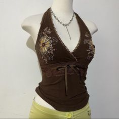 90s Fashion Tops, Womens Vest Top, Flattering Outfits For Big Busted Women, Brown Corset Top Outfit, Thrift Clothes Outfits, Glittery Clothes, Thrifted Tops, Tank Top Aesthetic, Bejeweled Top