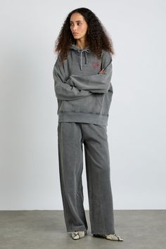 Where's the line between loungewear and daywear? Our Rafe joggers boast style and comfort, each maximised when paired with our matching Hayley hoodie. •New, improved Rafe fit •Barrel leg cut •Elasticated waist •Functional ties •Side seam pockets •Select your normal size •100% organic cotton •Designed in London MODEL INFO: Model is 5'10.5 and is wearing a UK 10. London Models, Reversible Tote Bag, Reversible Tote, Pets For Sale, Pink Gingham, Grey Wash, Striped Cardigan, Yellow And Brown, Scarf Hairstyles