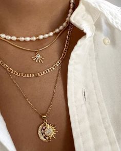 Necklace Combos, Fancy Jewelry Necklace, Pretty Jewelry Necklaces, Online Gold Jewellery, Gold Jewelry Necklace