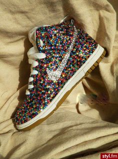 Glitter Nike, Cute Athletic Outfits, Yoga Workout Clothes, Workout Clothes Cheap, Cute Gym Outfits, Nike High, Razzle Dazzle, Prom Shoes, Womens Workout Outfits