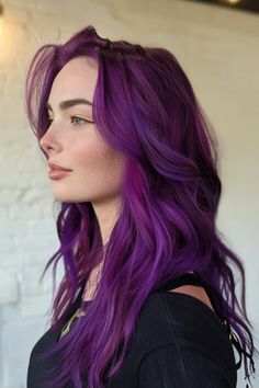 Are you looking for a way to transform your hair? Look no further than the mesmerizing world of purple hair color! From soft, pastel lavender to rich, vibrant violet, purple hues offer a stunning spectrum Hair Color Ideas Trendy, Amazing Hair Color, Purple Hair Color Ideas, Pure Makeup, Purple Hair Color, Pink Purple Hair, Light Purple Hair, Hair References