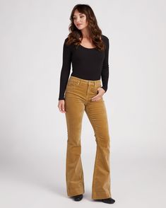 Long legs, luxe fabric and letting everyone know you're at the top your style game? Yes, please! These velvet flare pants have all that and a flattering high-rise waist with tons of comfy stretch. Add to those long legs with some heels and you're all set. | High Rise Velvet Super Flare for Women by Mica Denim from Wantable Cord Flares Outfit, Fall Bell Bottoms Outfit, Cord Flares, Flare Pants Outfit, Flares Outfit, Velvet Flare Pants, Outfits 70s, 70s Inspired Fashion, Velvet Flares