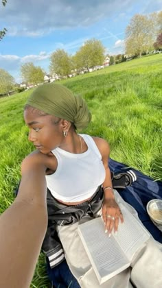 Black Earth Girl Aesthetics, Carolyn Core Aesthetic, Black Women Therapy, Black Women Spirituality Aesthetic, Colorful Outfit Inspo Summer, Modern Woman Aesthetic, Earthy Outfits Black Women Summer, Gina Core Aesthetic, Earthy Black Women Aesthetic