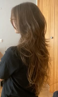 #hushcut #hair #hairstyles #haircut Haircuts For Extremely Long Hair, Long Wolfcut Short Layers, Soft Layered Haircut Long Hair, Long Hair Korean Style Haircuts Straight, Long Hair With Layers No Bangs, Long Layers Wolf Cut, Wolfcut Hair Long Styling, Long Wolfcut Women, Butterfly Haircut Long Straight Hair