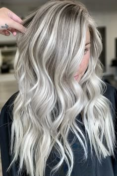 Blonde Hair Trends, Silver Hair Color Ideas, Tan Skin Blonde Hair, Ash Blonde Hair Colour, Tone Skin