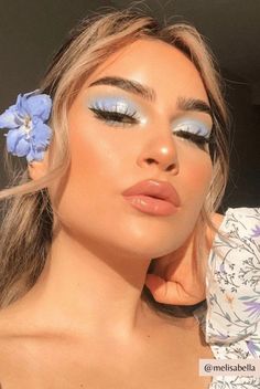 Eyeshadow For Light Blue Dress, Makeup For Blue And White Dress, Light Blue And Silver Eyeshadow, Blue Dress Lipstick Ideas, Dusty Blue Makeup Look Wedding, Ice Blue Eyeshadow, Light Blue Silver Eye Makeup, Denim Blue Makeup, Blue Eyeshadow Brown Skin