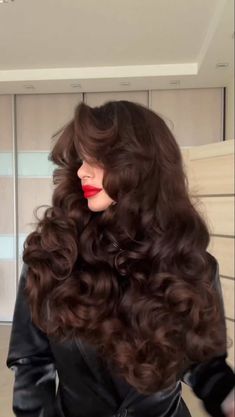 Long Gorgeous Hair, Volumous Curly Hair, Big Curly Blowout, Big Loose Curls For Long Hair, Hair Inspo For Long Hair, Big Bouncy Hair, Long Voluminous Hair, Brown Hair Hairstyles, Big Loose Curls