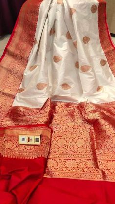 Shop for Saree, Designer Saree, Best Online Saree Store – FashionVibes Jeqard Design, Bengal Saree, Kerala Saree Blouse, Saree Pattern, Kerala Saree Blouse Designs, Indian Wedding Gowns, Banarasi Brocade, Brocade Saree