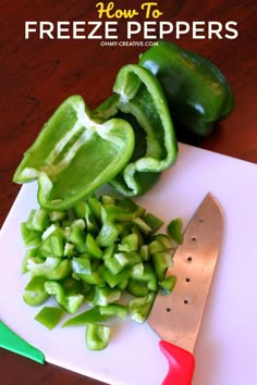 Freezing Green Peppers From Garden, Freezing Green Peppers How To, Preserving Green Bell Peppers, Can You Freeze Green Peppers, How To Use Up Green Peppers, How To Can Green Peppers, How To Freeze Bell Peppers Green, Ideas For Green Peppers, How To Preserve Green Peppers