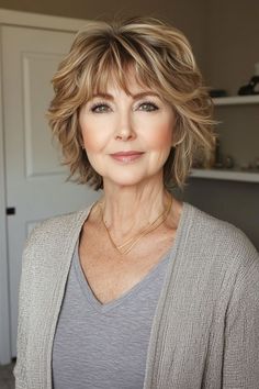 Short Layered Hairstyle Women, Best Hairstyles For Women, Wavy Bob Haircuts, Short Silver Hair, Going Grey, Shaggy Short Hair, Hairstyles For Women Over 60, Easy Hair Cuts