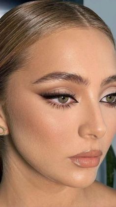 Machiaj Smokey Eyes, Natural Prom Makeup, Glam Wedding Makeup, Classic Makeup