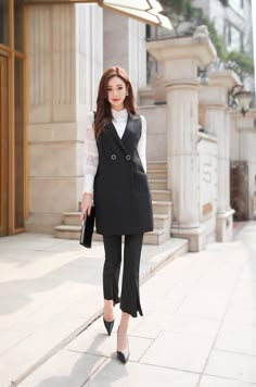 Collared Blouse, Diy Tassel, Woman Suit Fashion, Korean Fashion Dress, Causual Outfits, Fashion Attire, Professional Fashion, Formal Outfit, Suit Fashion