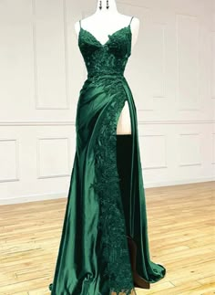 Party Dress Green, Roaring 20s Dresses, Debut Gowns, Kids Pageant Dresses, Split Prom Dresses, Matric Dance, Prom Dress Inspo, Long Party Dress, Sparkly Prom Dresses