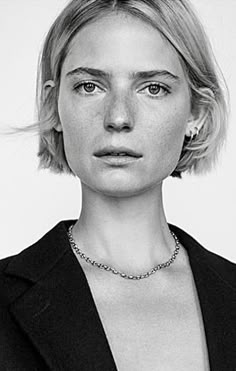 Lena Headey Short Hair, Freja Beha Erichsen Short Hair, Lea Seydoux Bob, Julian Hough Hair Short, Kristin Wiig Hair, Chin Length Straight Hair, Berlin Haircut, Extra Short Bob, Camilla Deterre