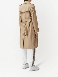 Burberry Kensington Heritage Long Trench Coat - Farfetch Burberry Kensington Trench Coat, Trench Coat Brown, Burberry Trench, Miu Miu Shoes, Long Trench, Long Trench Coat, Burberry Bag, Womens Backpack, Down Jacket