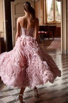 Dramatically flowered tulle dress in misty pink ➤➤ Milla Dresses - USA, Worldwide delivery Corset With Tulle Skirt, Rose Tulle Dress, 3d Flower Dress, Transparent Corset, Corset Closure, Freakum Dress, Winter Ball, Special Occasion Gowns, Strapless Prom Dress