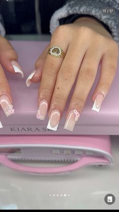 Latina Nails Short, French Nails With Diamonds, White French Tip Acrylic Nails, White French Tip Acrylic, Latina Nails, Nails Short Square, 18th Bday, Fits Ideas, White French Tip