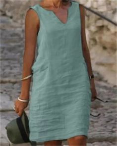 Mujer Vestido de cambio Vestido hasta la Rodilla Verde Trébol Azul Piscina Rosa Azul Real Amarillo Sin Mangas Color sólido Hombro frío Verano Escote en Pico Básico Casual Corte Ancho 2022 S M L XL 2022 - € 17.71 Bohemian Casual Dress, Linen Shift Dress, Midi Shift Dress, Spring Wear, V Neck Midi Dress, Dress Cotton, Fashion Weeks, Green Midi Dress