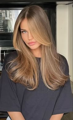 Light Brunette Hair, Haircut Selfie, Photo Hijab, Brunette Hair With Highlights, Cute Hairstyle, Brown Hair Balayage, Dark Blonde Hair